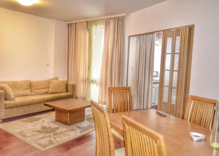 Bellevue מלון דירות 4*