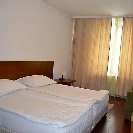 Bellevue Aparthotel 4*