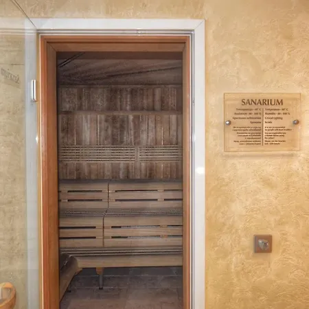 Bellevue Aparthotel 4*